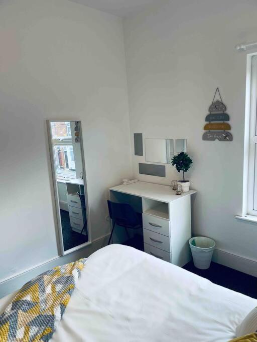 Homely 3 Bed Town House In Coventry City Centre Ngoại thất bức ảnh